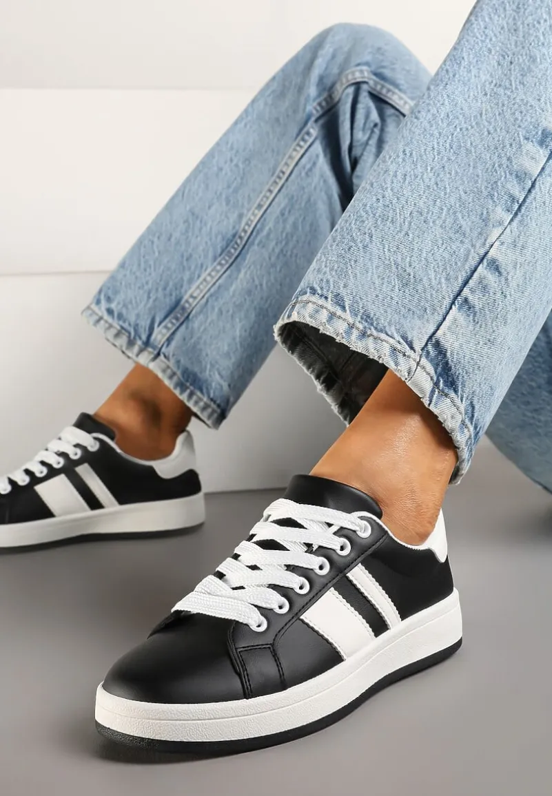 Czarne Płaskie Sneakersy z Paskiem Quinesi