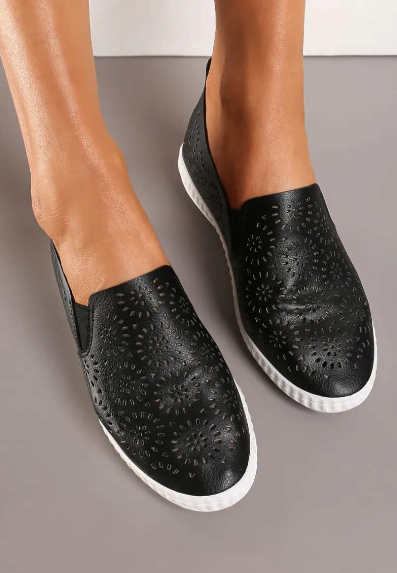 Czarne Płaskie Tenisówki z Imitacji Skóry o Ażurowym Wykończeniu Riavella