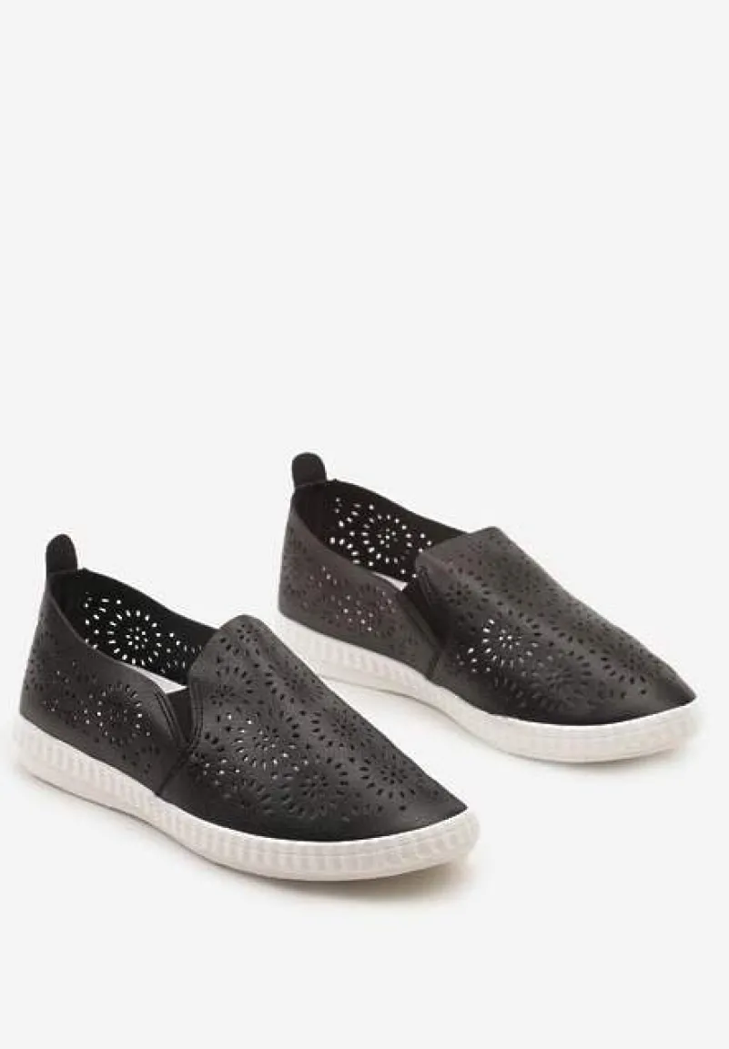 Czarne Płaskie Tenisówki z Imitacji Skóry o Ażurowym Wykończeniu Riavella