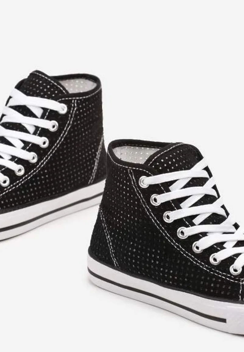 Czarne Płaskie Trampki z Perforacją Yelagia