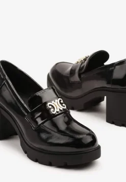 Czarne Półbuty Lakierowane w Stylu Mokasynów na Słupku z Aplikacją Ilaniri