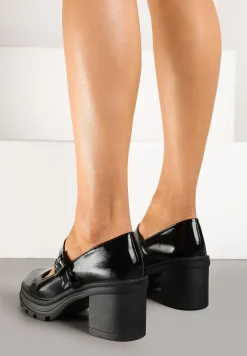 Czarne Półbuty Lakierowane na Słupku Wykończone Ozdobną Sprzączką Elenaria