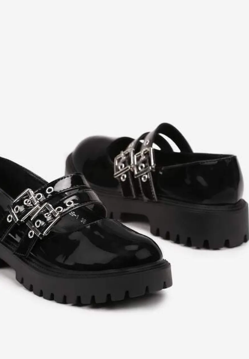 Czarne Półbuty Lakierowane na Platformie Wykończone Sprzączkami Odilena