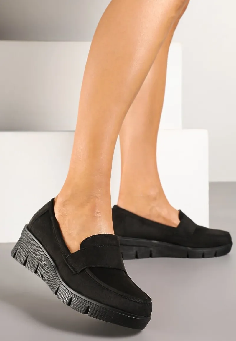 Czarne Półbuty Mokasyny na Koturnie z Wkładką ze Skóry Naturalnej Ozdobione Paskiem Zorvia