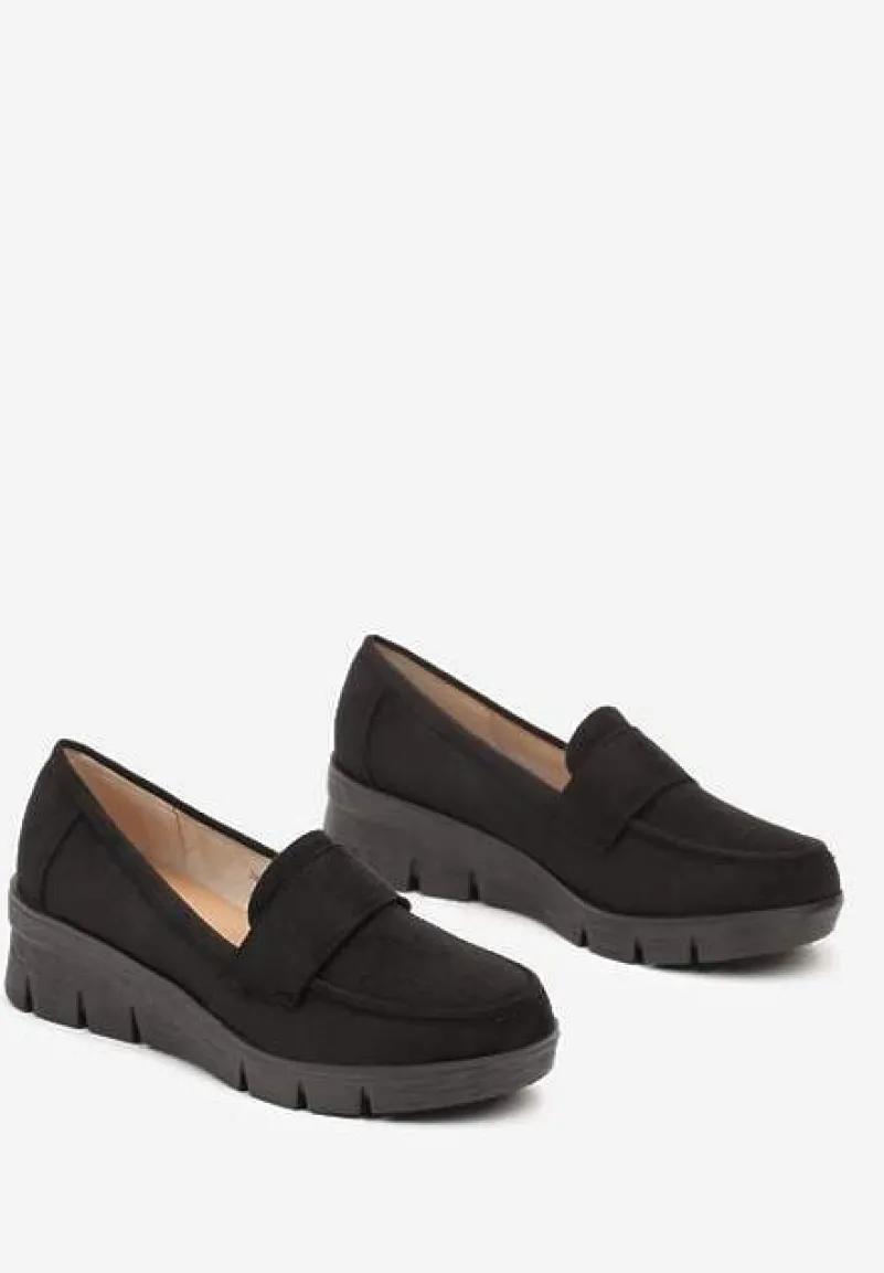 Czarne Półbuty Mokasyny na Koturnie z Wkładką ze Skóry Naturalnej Ozdobione Paskiem Zorvia