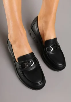 Czarne Półbuty Mokasyny na Koturnie z Tłoczeniem i Wkładką ze Skóry Naturalnej i Łańcuchem Cariella