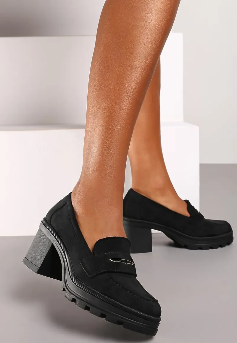 Czarne Półbuty Mokasyny na Słupku Stylizowanym na Drewniany Ozdobiony Paskiem Vericela