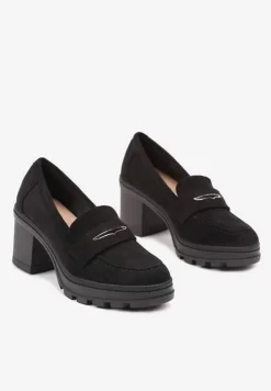 Czarne Półbuty Mokasyny na Słupku Stylizowanym na Drewniany Ozdobiony Paskiem Vericela