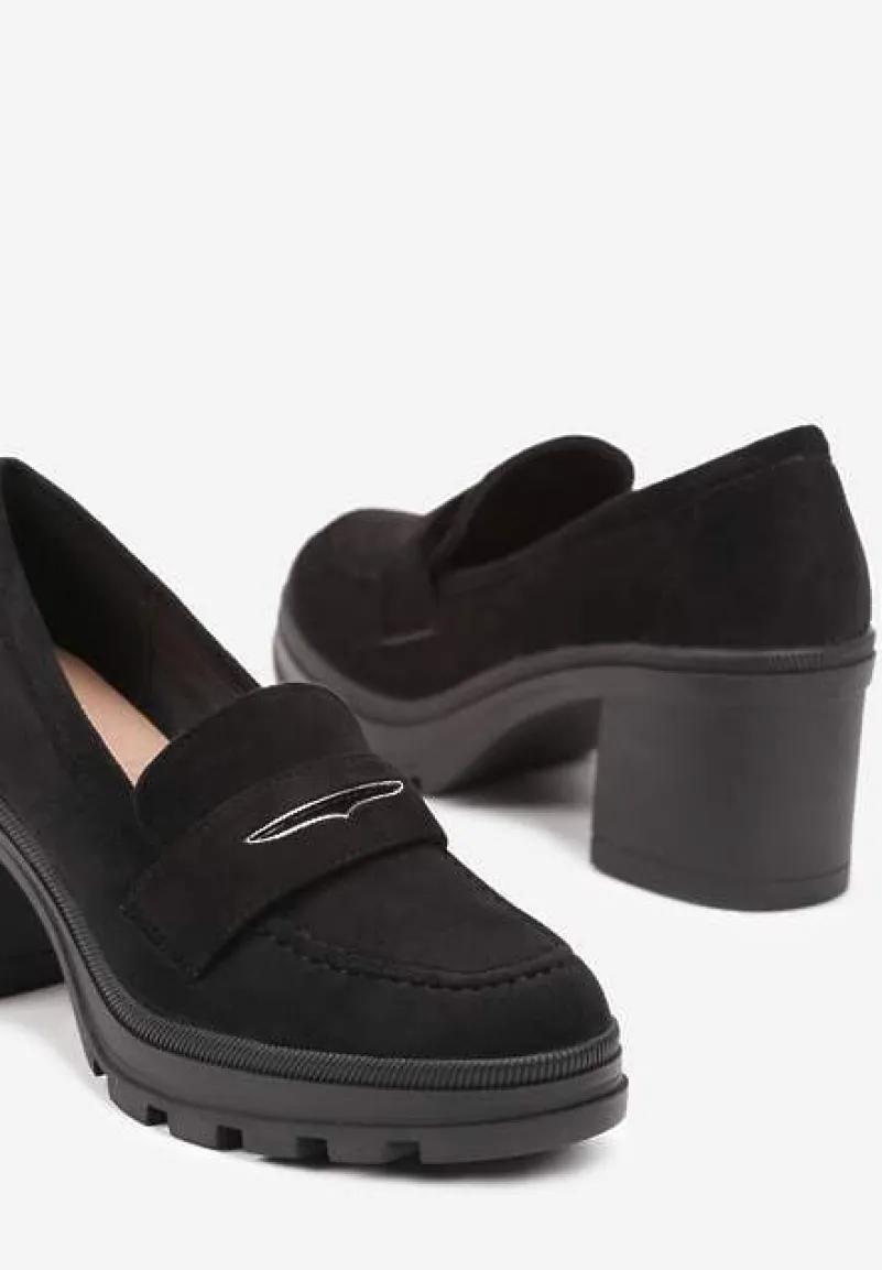 Czarne Półbuty Mokasyny na Słupku Stylizowanym na Drewniany Ozdobiony Paskiem Vericela