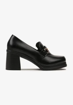 Czarne Półbuty Mokasyny na Obcasie z Metaliczną Klamrą i Przeszyciami Helawina