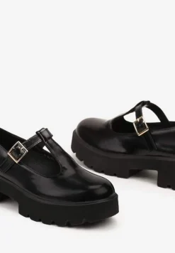 Czarne Półbuty na Grubej Podeszwie z Zapięciem na Sprzączkę Mevastra