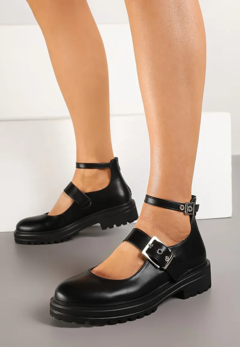 Czarne Półbuty na Grubej Podeszwie z Ozdobnymi Sprzączkami Irissia