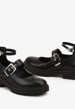 Czarne Półbuty na Grubej Podeszwie z Ozdobnymi Sprzączkami Irissia