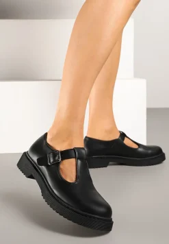 Czarne Półbuty na Płaskiej Podeszwie Ozdobione Paskami ze Sprzączką Atteira