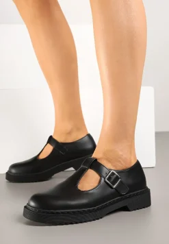 Czarne Półbuty na Płaskiej Podeszwie Ozdobione Paskami ze Sprzączką Atteira