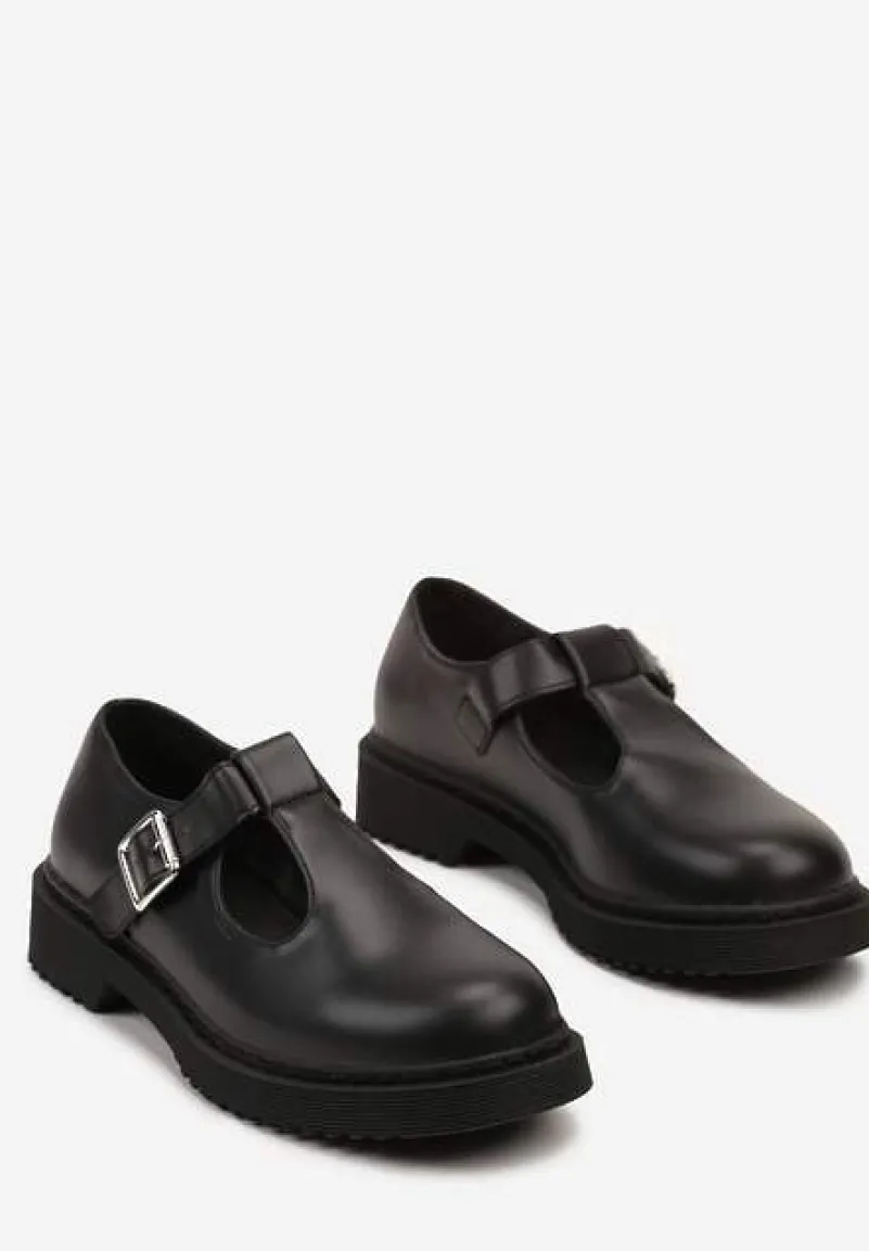 Czarne Półbuty na Płaskiej Podeszwie Ozdobione Paskami ze Sprzączką Atteira