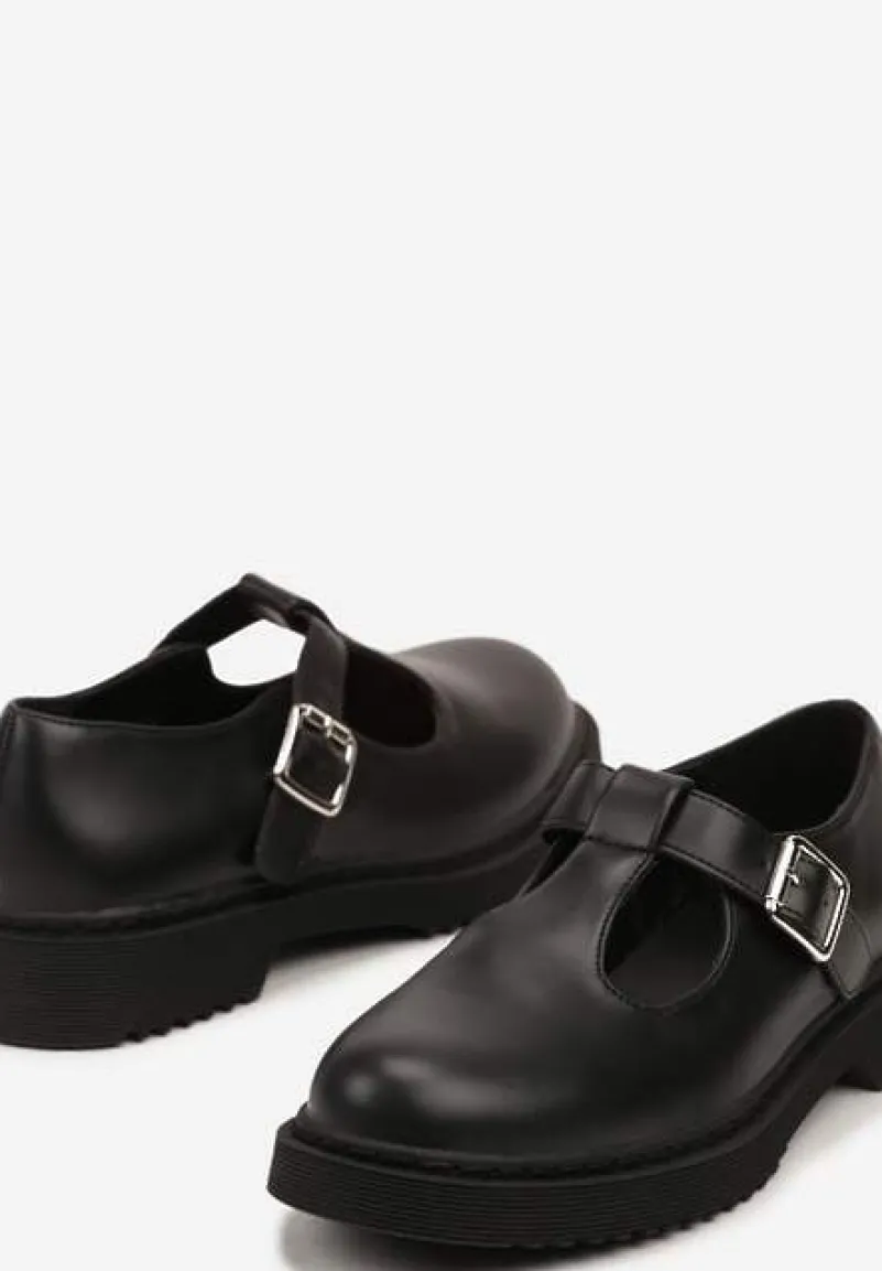 Czarne Półbuty na Płaskiej Podeszwie Ozdobione Paskami ze Sprzączką Atteira