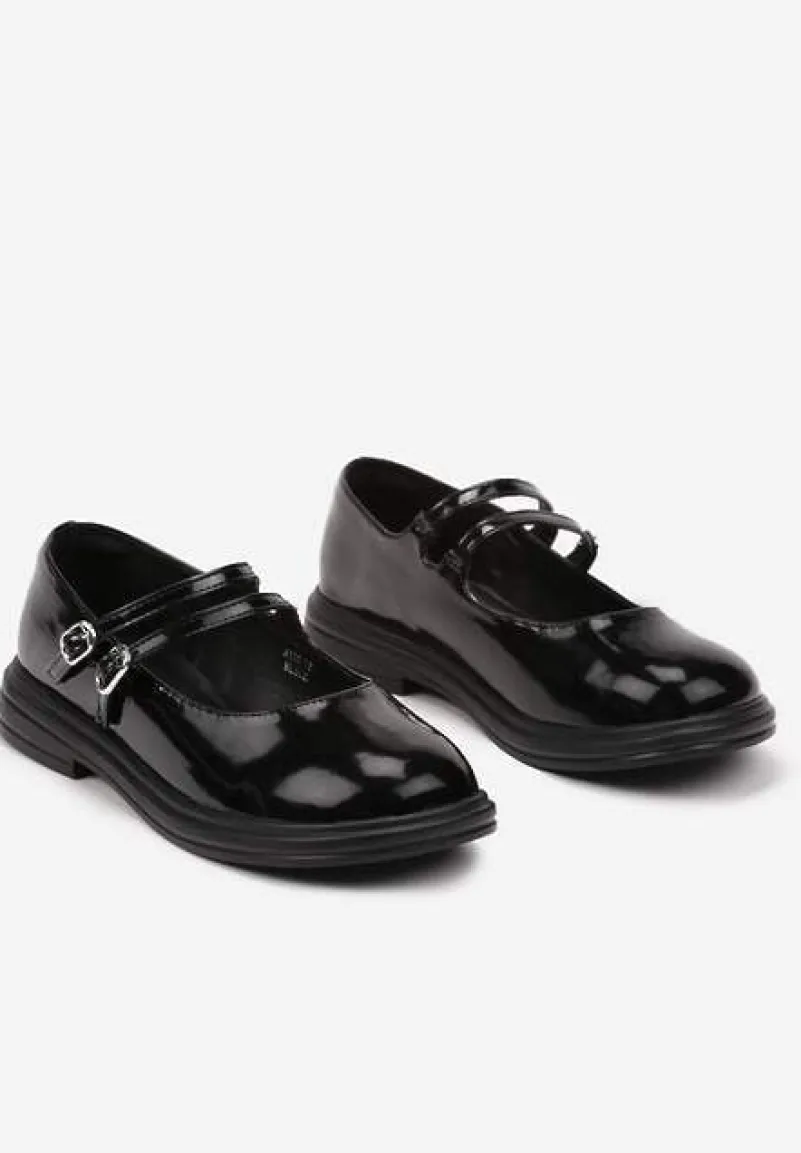 Czarne Półbuty na Płaskiej Podeszwie Ozdobione Sprzączkami i Paskami Erilin