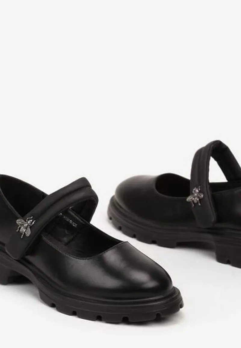 Czarne Półbuty na Płaskiej Podeszwie ze Skórzaną Wkładką i Metaliczną Aplikacją Evelora