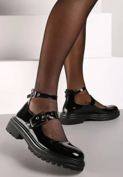 Czarne Półbuty na Płaskiej Podeszwie z Metalicznymi Sprzączkami Meriditta