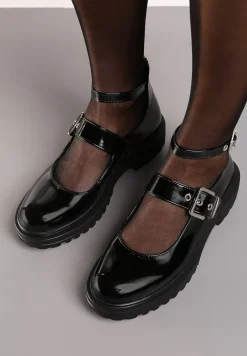 Czarne Półbuty na Płaskiej Podeszwie z Metalicznymi Sprzączkami Meriditta