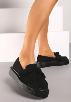 Czarne Półbuty na Platformie w Stylu Mokasynów Ozdobione Kokardą Irinetta