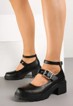 Czarne Półbuty na Słupku Ozdobione Sprzączkami i Paskami Emmita