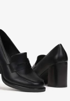 Czarne Półbuty na Słupku z Kwadratowym Noskiem Teiga