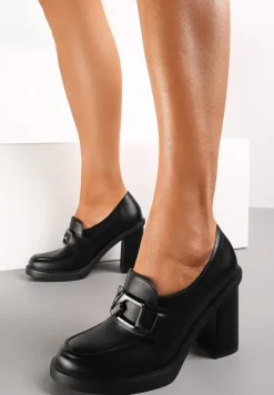 Czarne Półbuty na Słupku z Klamerką w Stylu Mokasynów Tiggi