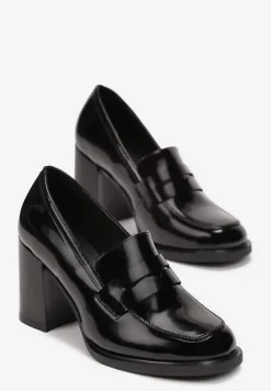 Czarne Półbuty na Wysokim Słupku z Okrągłym Noskiem i Przeszyciami Adenor