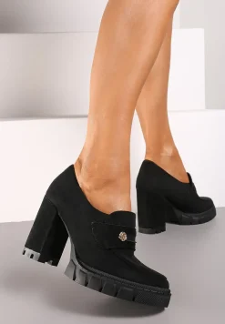 Czarne Półbuty Typu Mokasyny na Słupkowym Obcasie z Ozdobnym Detalem Cetira