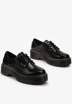 Czarne Półbuty Typu Oksfordki na Grubej Podeszwie Qurela