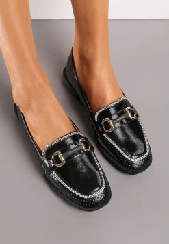 Czarne Półbuty w Stylu Loafersów z Perforacją Drobnymi Cyrkoniami i Klamrą Keryth