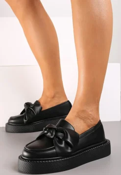 Czarne Półbuty w Stylu Mokasyn na Niskiej Platformie z Kokardą Benamira