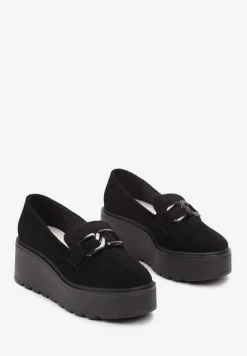 Czarne Półbuty z Łańcuchową Klamrą na Koturnie z Platformą ze Skórzaną Wkładką Hirvva