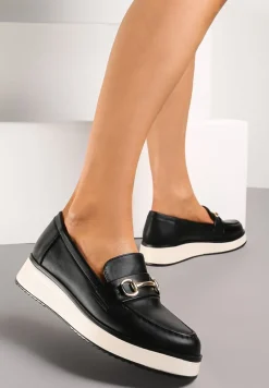 Czarne Półbuty z Imitacji Skóry na Niskiej Platformie z Metaliczną Klamrą Cerulia