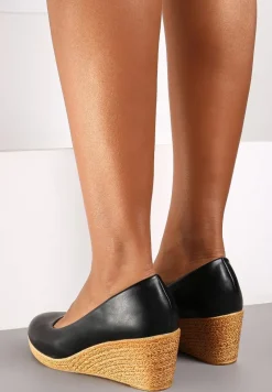Czarne Półbuty ze Skórzaną Wkładką na Koturnie Ozdobionym Plecionką Terionnas