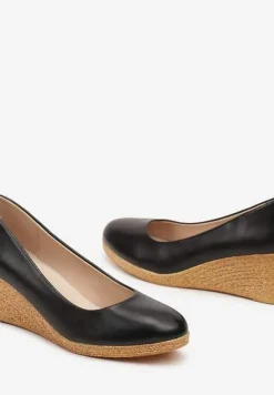 Czarne Półbuty ze Skórzaną Wkładką na Koturnie Ozdobionym Plecionką Terionnas