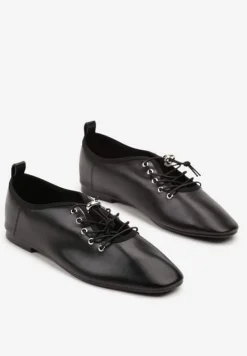 Czarne Półbuty ze Sznurowaniem ze Stoperem Julirine