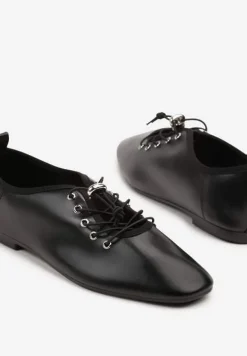 Czarne Półbuty ze Sznurowaniem ze Stoperem Julirine