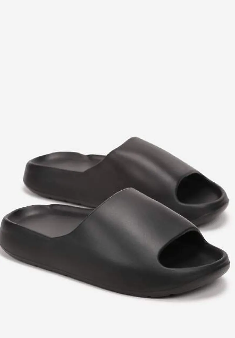 Czarne Piankowe Klapki z Grubą Podeszwą i Szerokim Paskiem Zamila