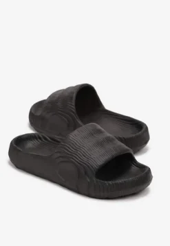 Czarne Piankowe Klapki z Ozdobnym Tłoczeniem Eupnia