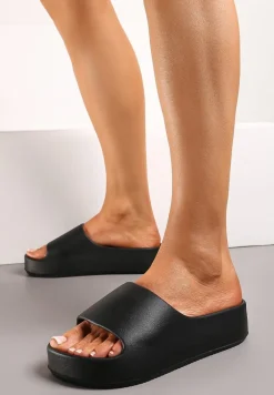Czarne Piankowe Klapki z Platformą i Szerokim Paskiem Amarantia