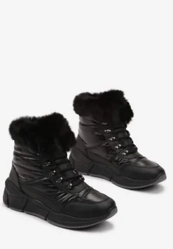 Czarne Pikowane Botki z Futerkiem i Błyszczącym Wykończeniem Vorellia