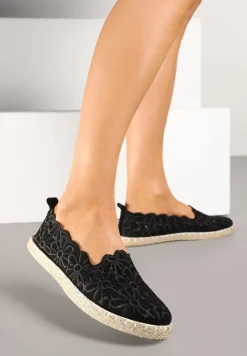 Czarne Plecione Espadryle Vices z Kwiatowym Motywem z Ażurowymi Wycięciami Honavia