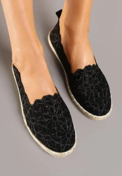 Czarne Plecione Espadryle Vices z Kwiatowym Motywem z Ażurowymi Wycięciami Honavia