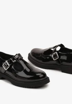 Czarne Retro Półbuty z Lakierowanym Połyskiem Zapinane na Klamerkę Vortelia