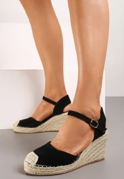 Czarne Sandały Assaciane