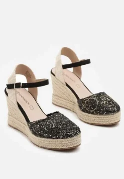 Czarne Sandały Boho na Plecionym Koturnie z Wkładką ze Skóry Naturalnej Maniffia