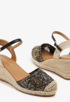 Czarne Sandały Boho z Ażurową Cholewką na Plecionym Koturnie Tenavinea